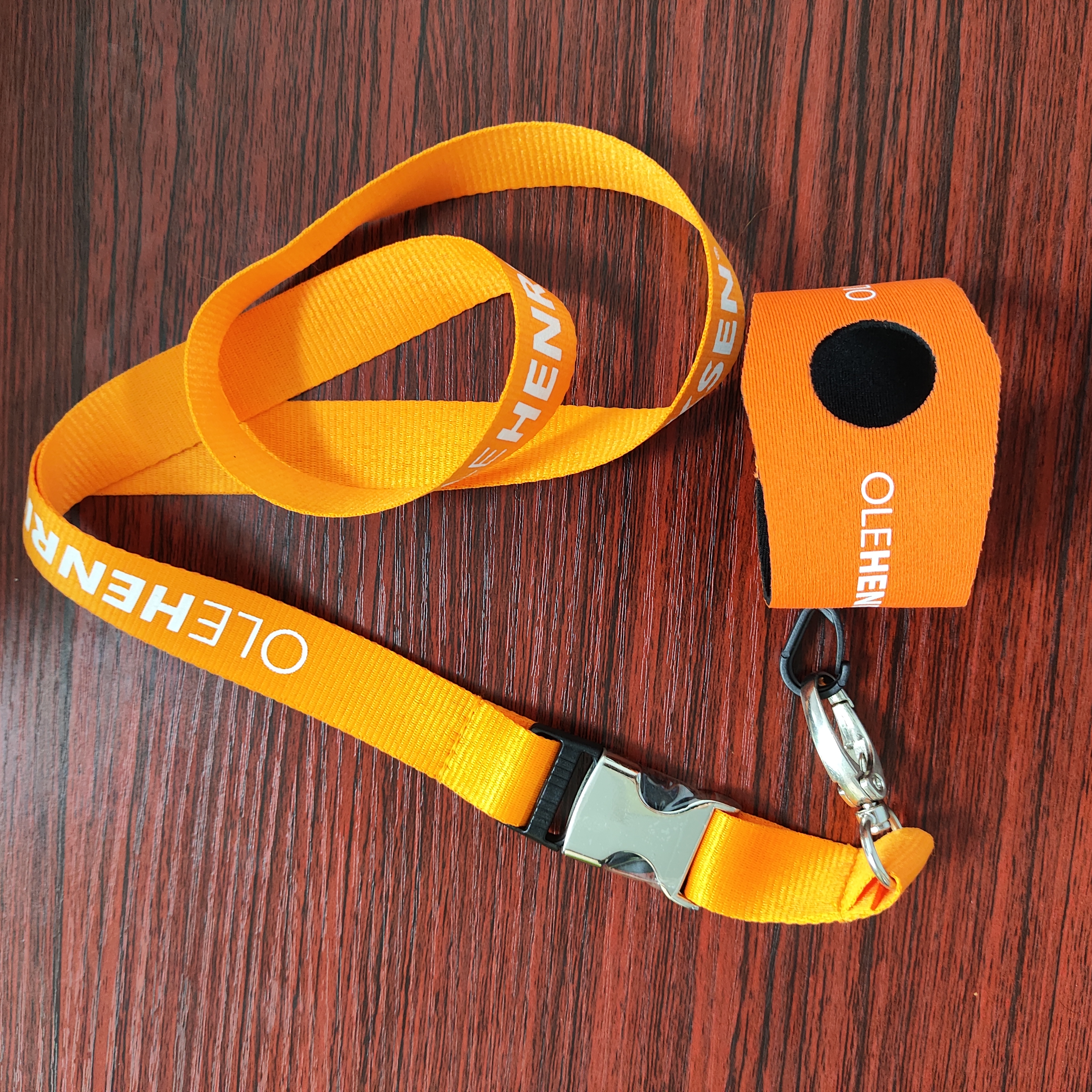 Customized lanyard with breakaway clasp